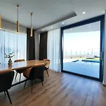 Jonisa - Pure Luxury