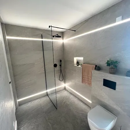 Jonisa - Pure Luxury * Podstrana