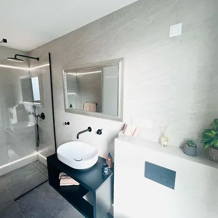 Jonisa - Pure Luxury Villa