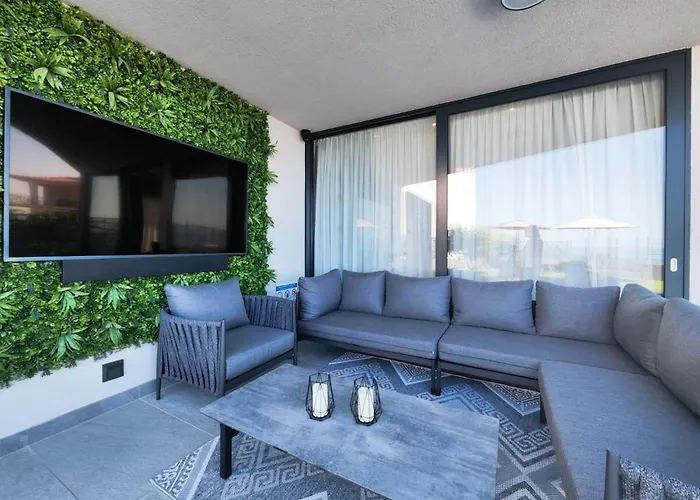 Jonisa - Pure Luxury Villa *